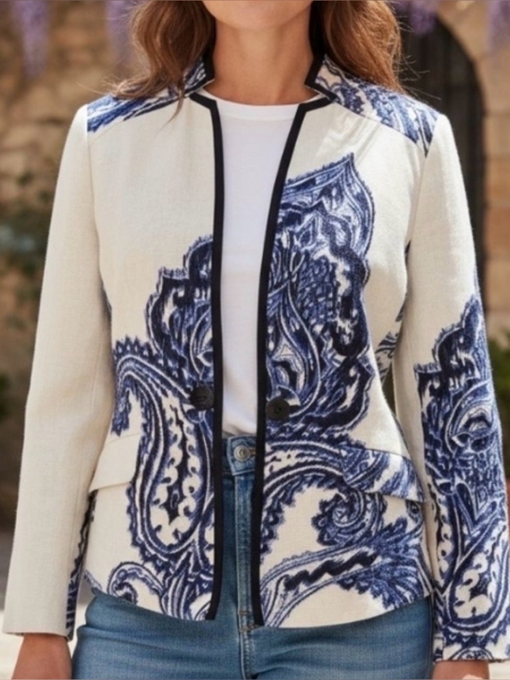 100% Linen Chico’s Blazer w/Asymmetrical Detail on Back